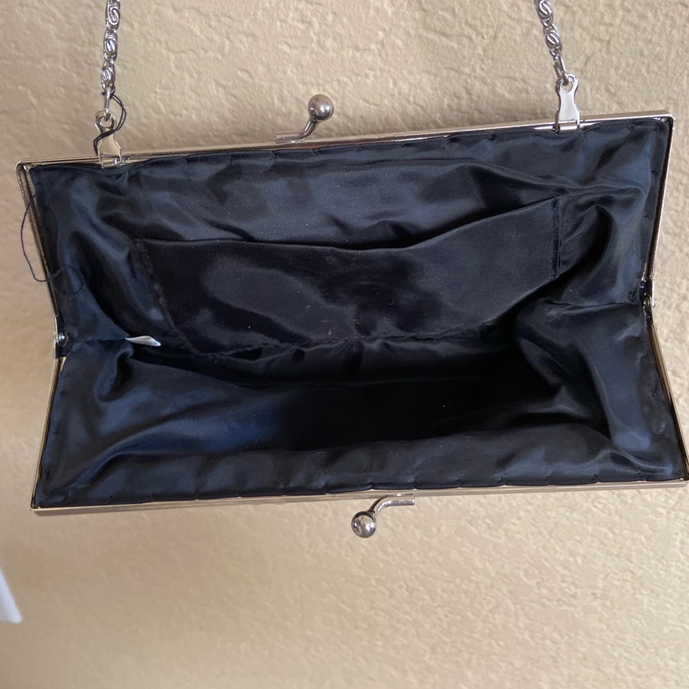 Button Purse - Picture 2 of 3